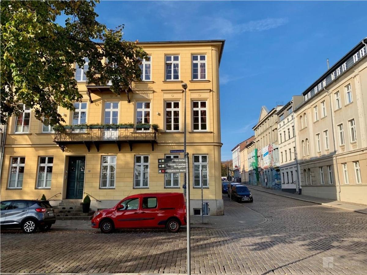 Das Ferienapartment Alexandrine direkt am Pfaffenteich, mitten im Herzen von Schwerin Schwerin  Exterior foto