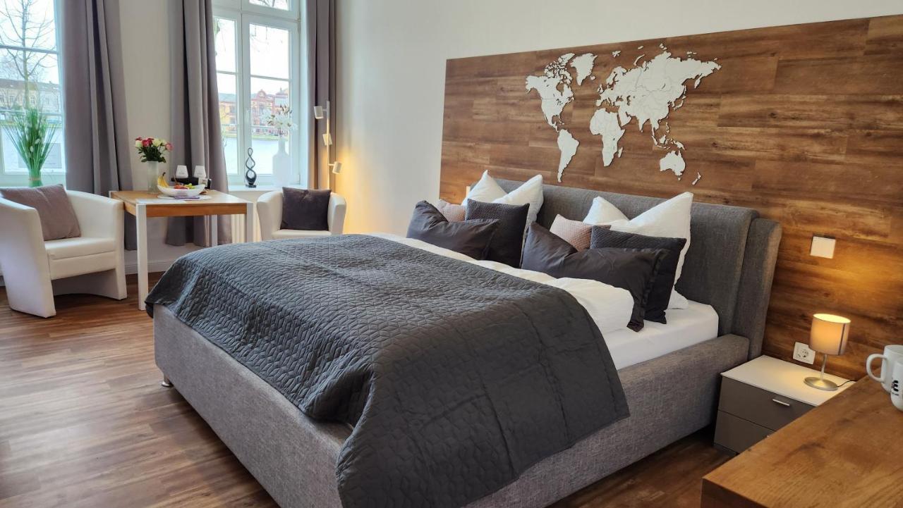 Das Ferienapartment Alexandrine direkt am Pfaffenteich, mitten im Herzen von Schwerin Schwerin  Exterior foto