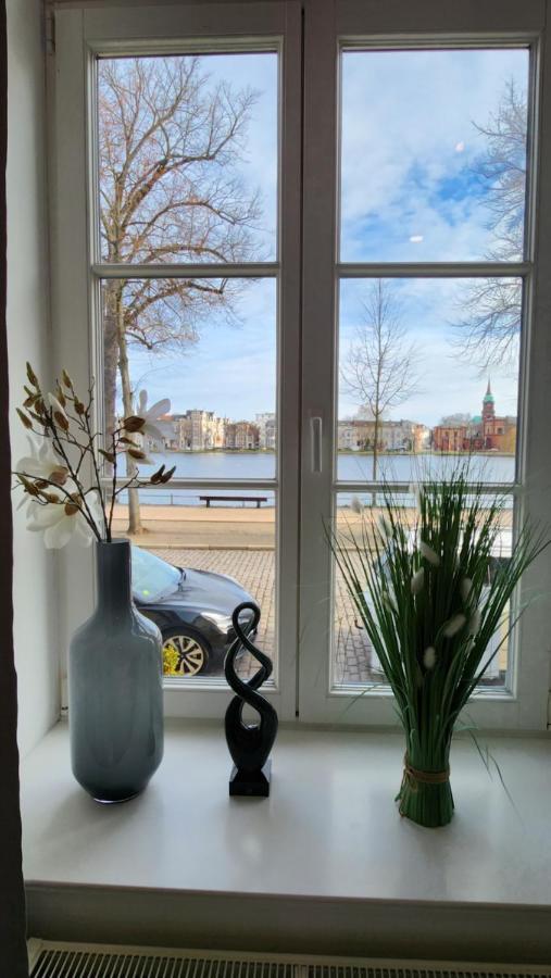 Das Ferienapartment Alexandrine direkt am Pfaffenteich, mitten im Herzen von Schwerin Schwerin  Exterior foto