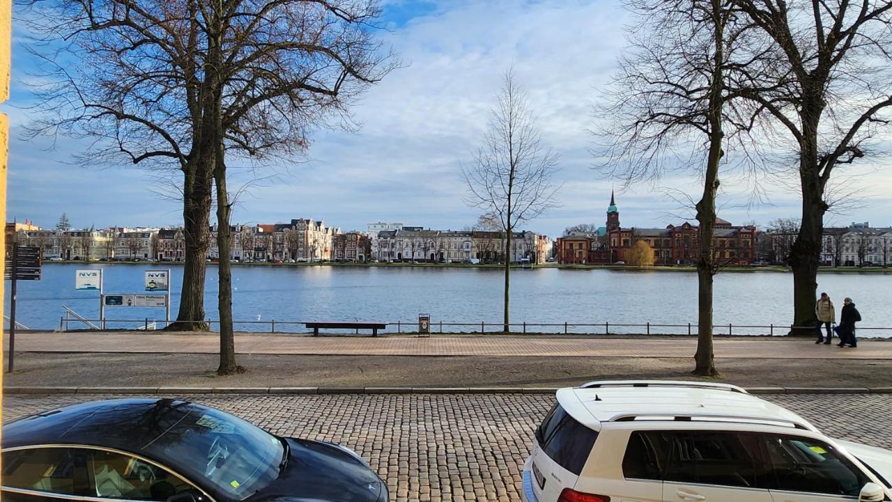 Das Ferienapartment Alexandrine direkt am Pfaffenteich, mitten im Herzen von Schwerin Schwerin  Exterior foto