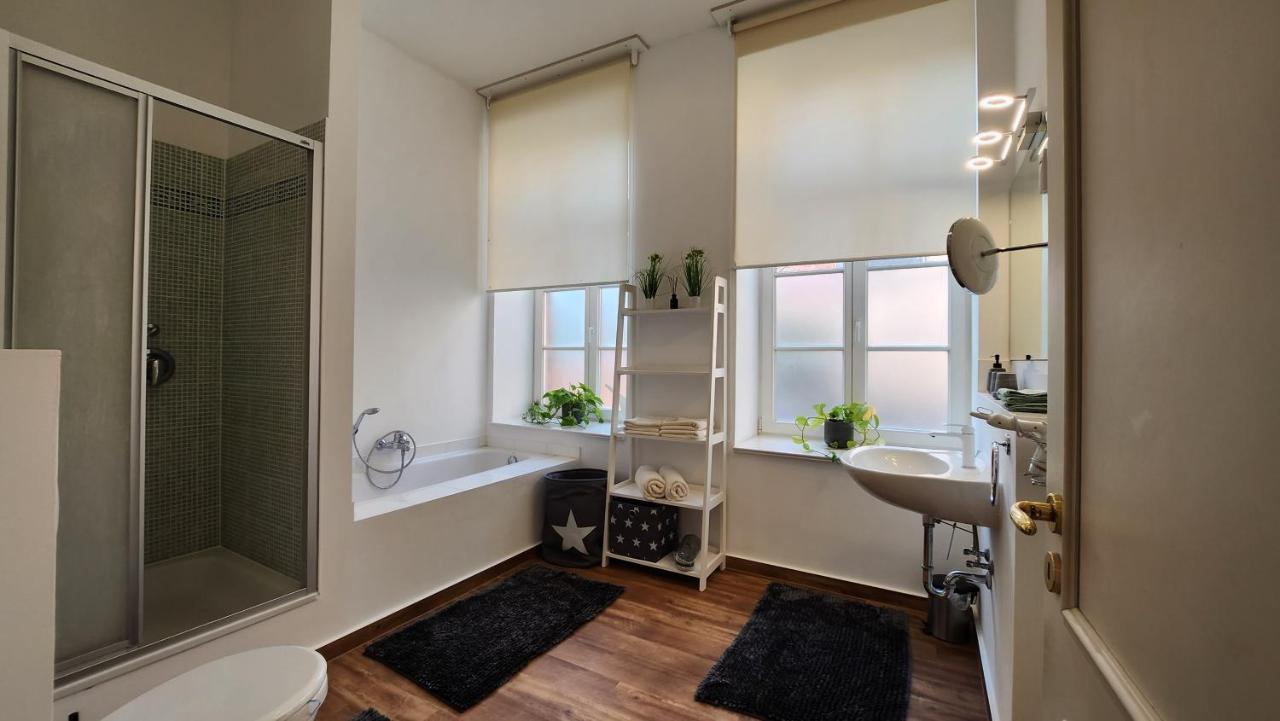 Das Ferienapartment Alexandrine direkt am Pfaffenteich, mitten im Herzen von Schwerin Schwerin  Exterior foto