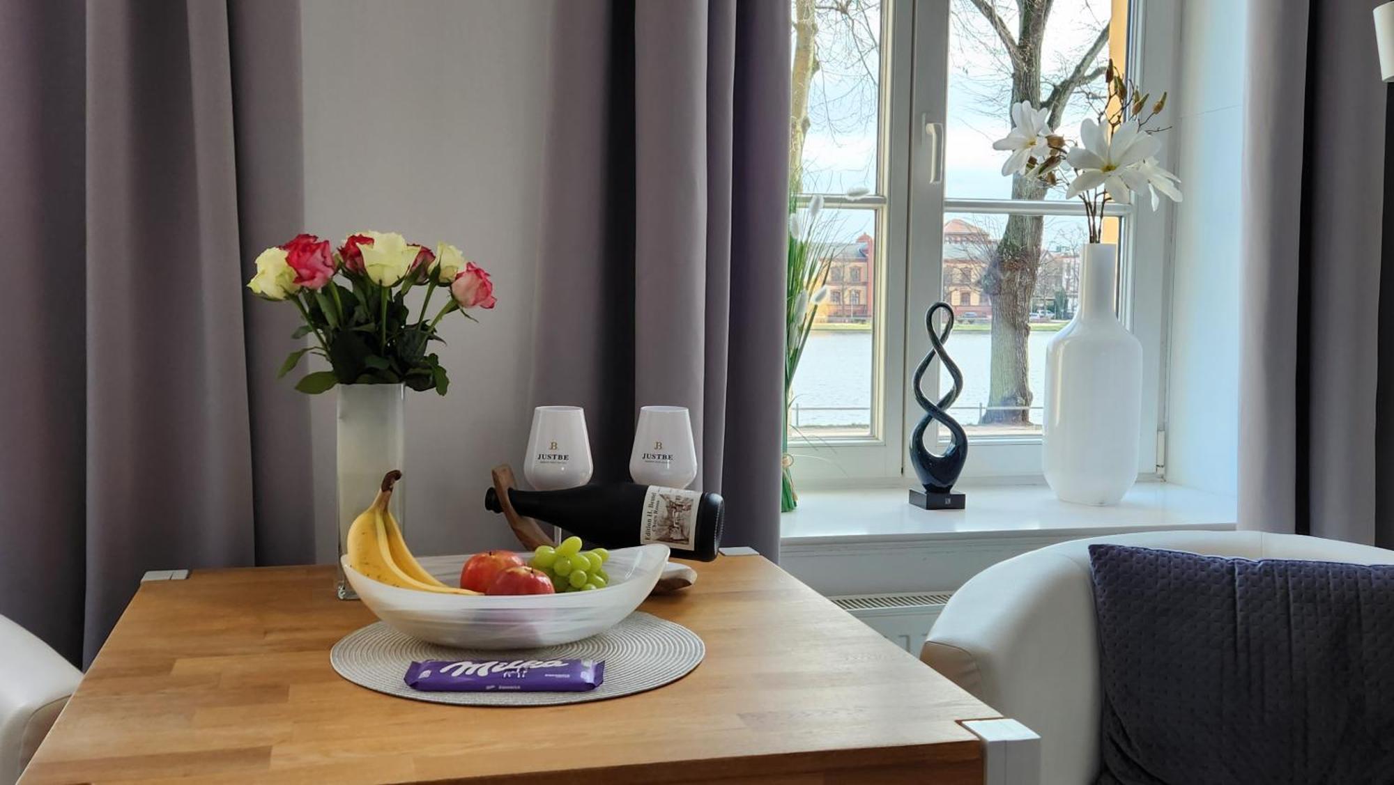 Das Ferienapartment Alexandrine direkt am Pfaffenteich, mitten im Herzen von Schwerin Schwerin  Zimmer foto